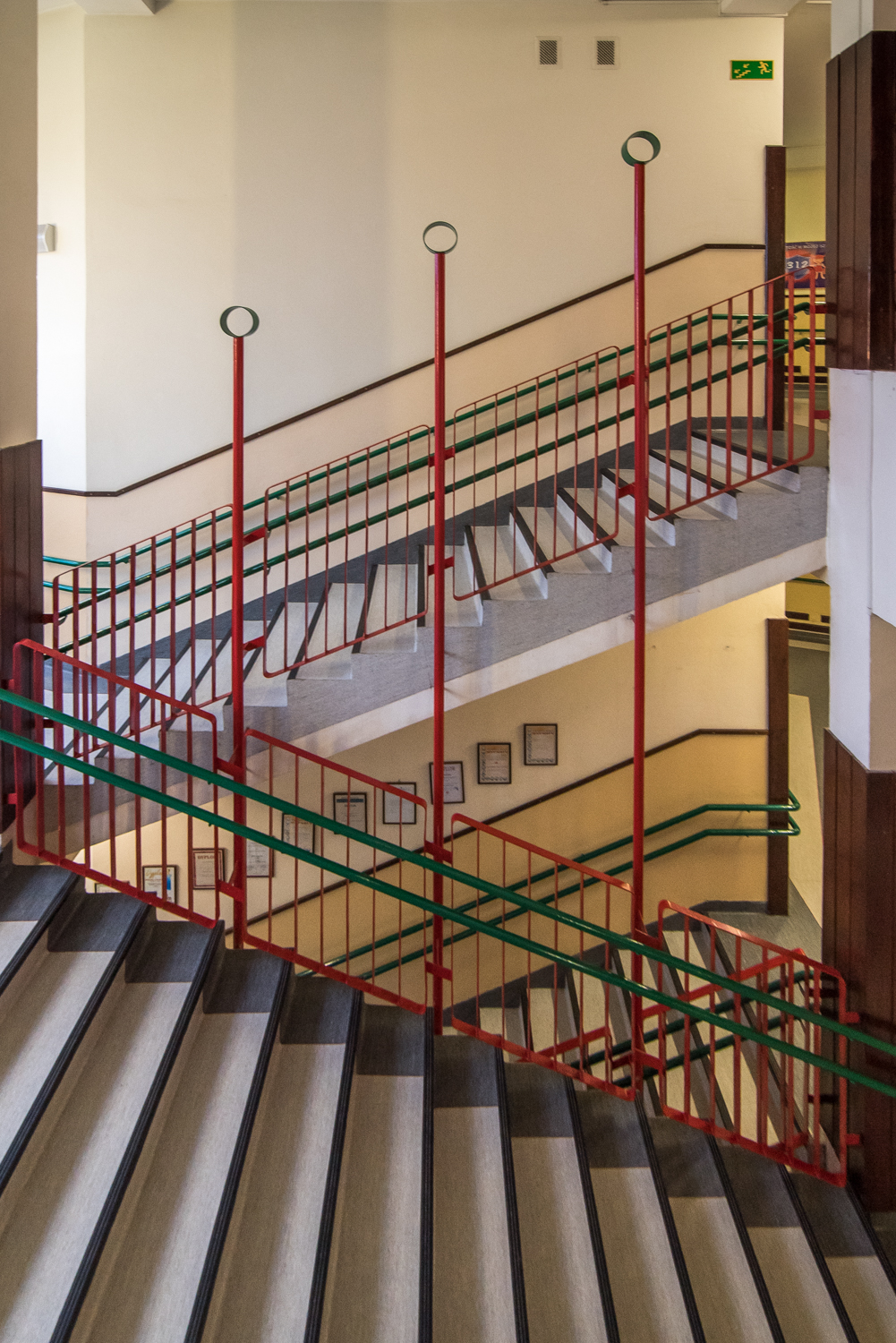 Zdjęcie architektury budynku Szkoła Podstawowa nr 312 im. Ewy Szelburg-Zarembiny